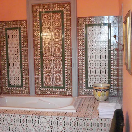 Palais Briau Bed and Breakfast *